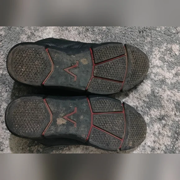 Louis Vuitton Original Shoe, UK 9 Made in Paris - Picture 5 of 5